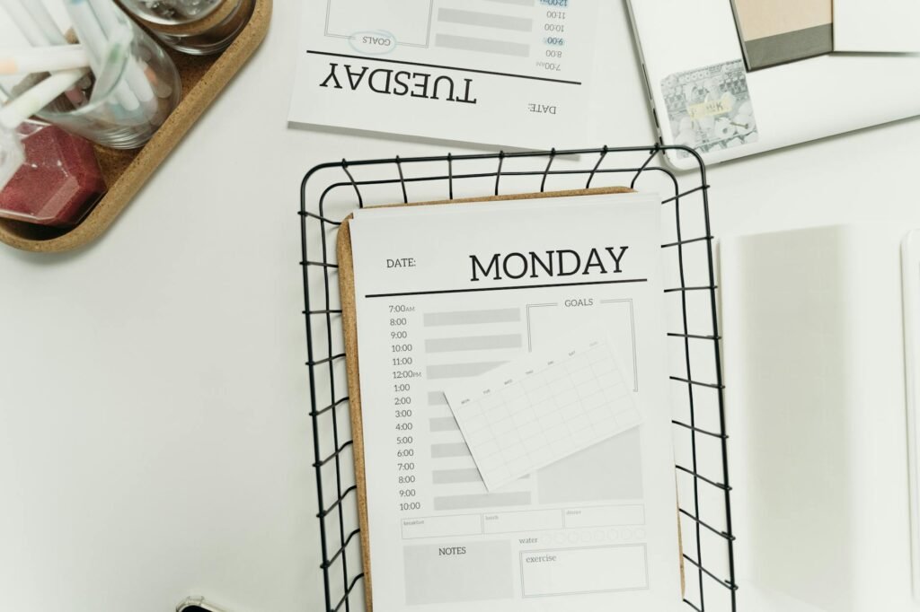 Weekly planner with a no-spend week marked on the calendar
