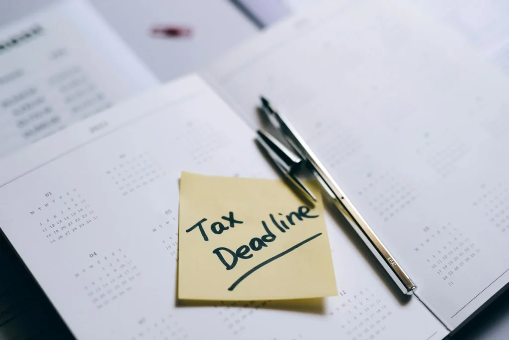 Calendar with a planned no-spend challenge period marked
